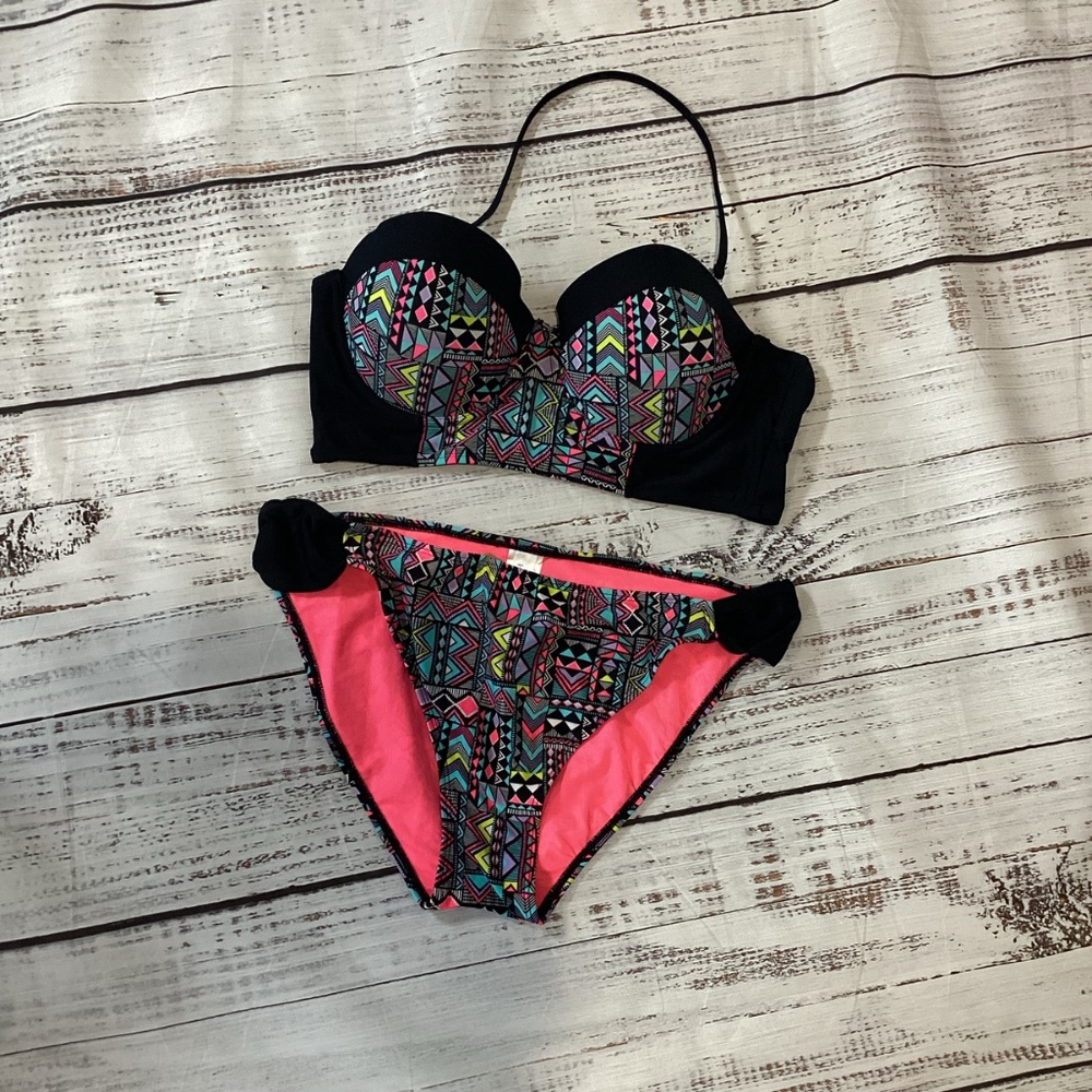 355. Hula Honey Retro Geometric Bikini Size L/XL
